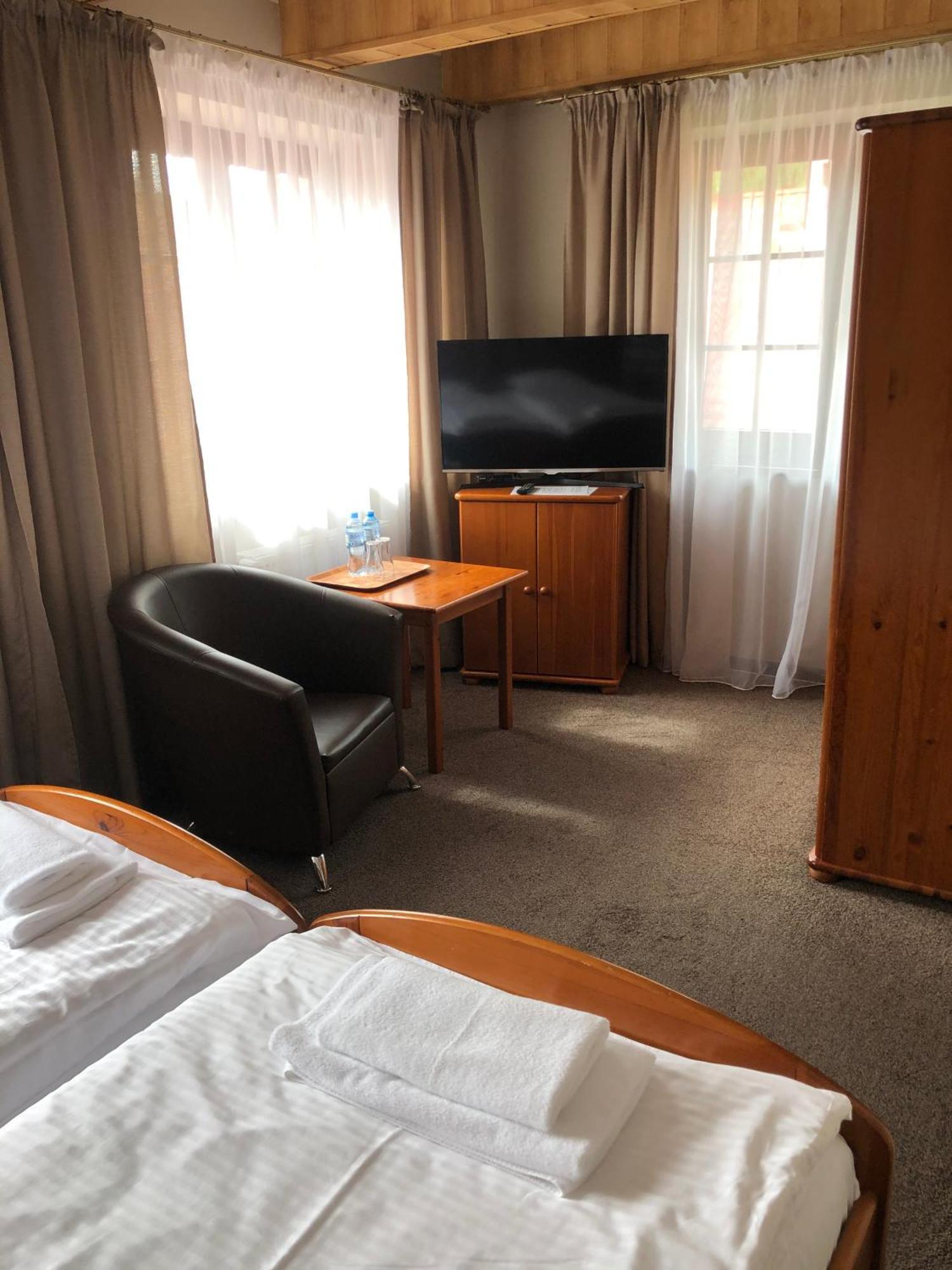 Hotel Krystyna Szczytno  Esterno foto