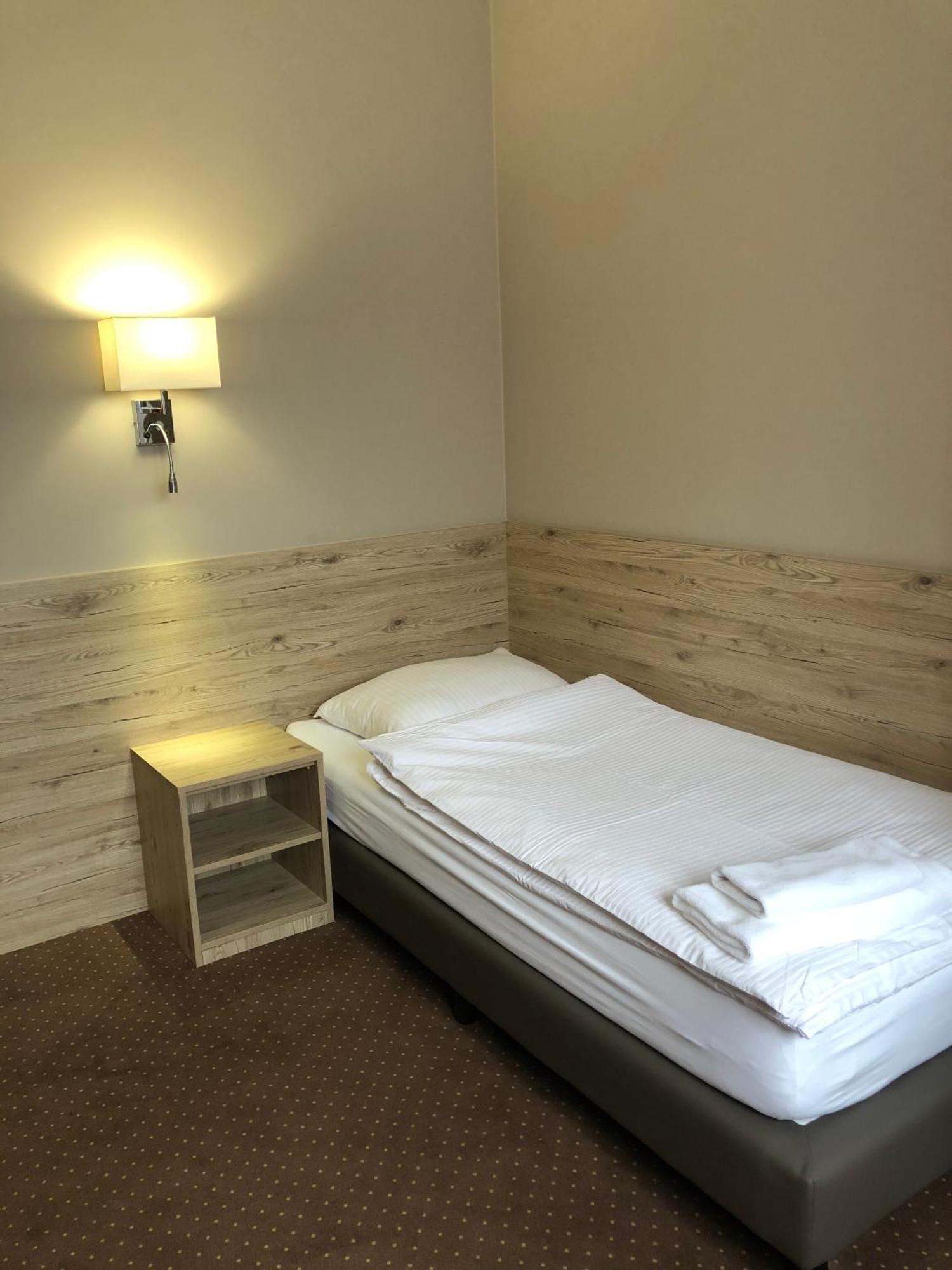 Hotel Krystyna Szczytno  Esterno foto